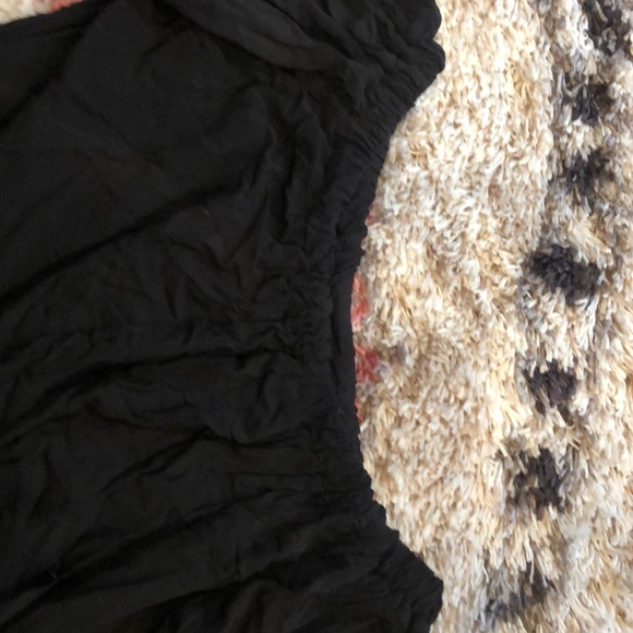 Off the Shoulder Crop Top - Picture 3 of 4